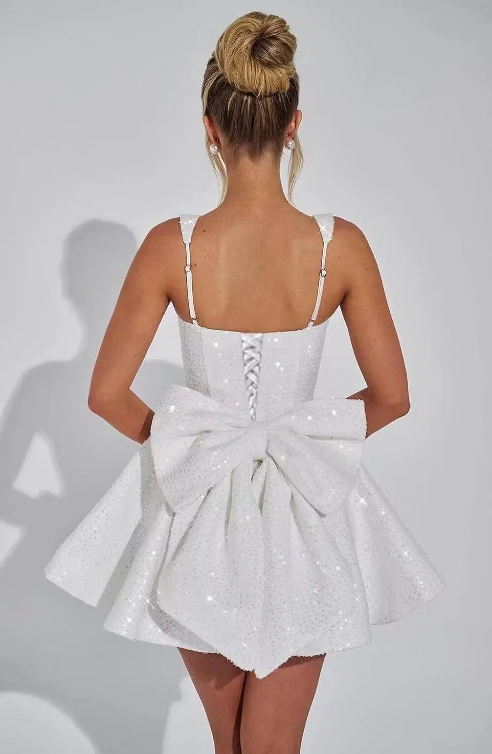 Wchecalino Square Neck Sequin Homecoming Dresses 2025 Short Spaghetti Strap Sparkly Cocktail Party Dresses with Bow